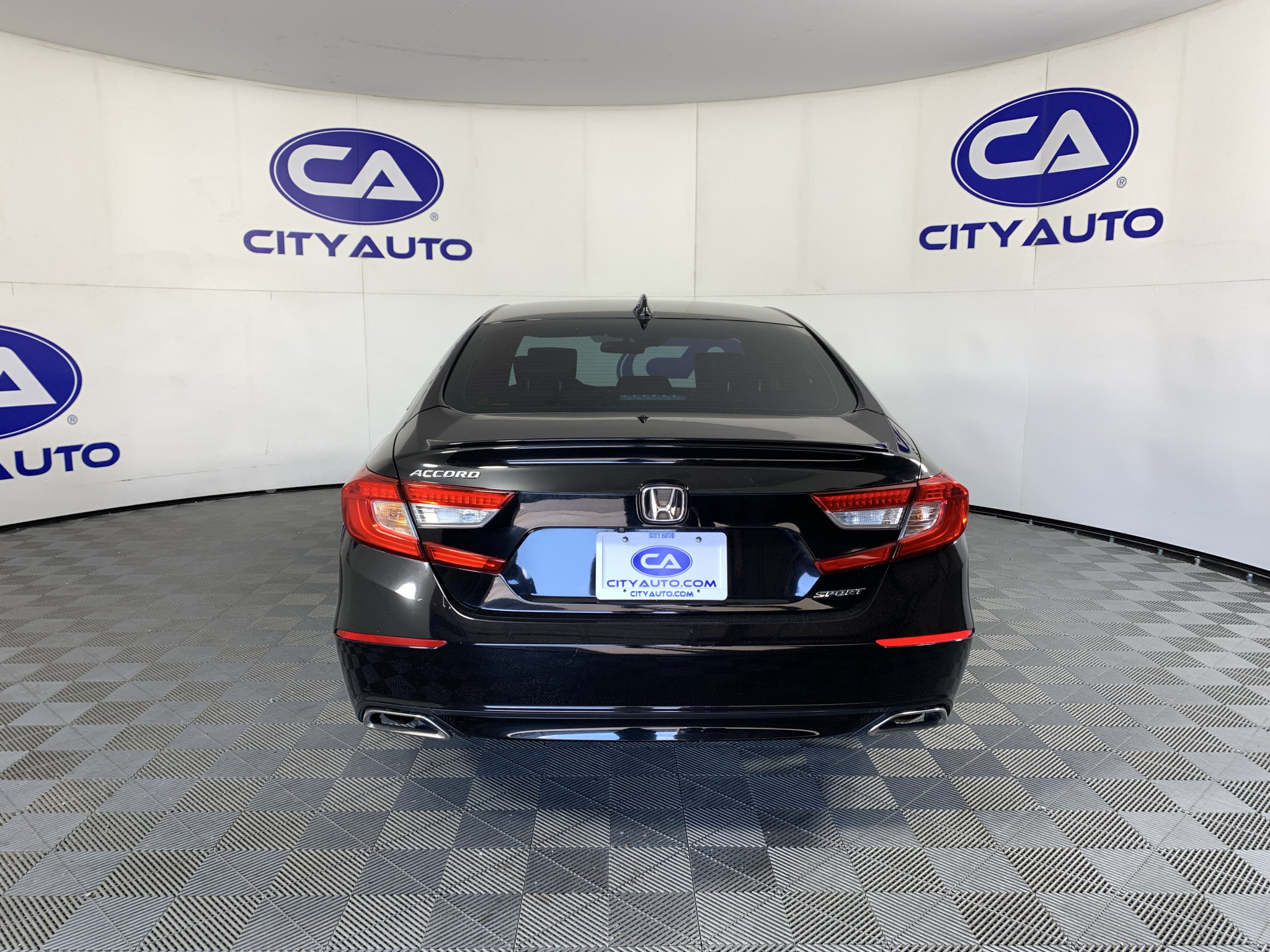 Used 2018 Honda Accord Sport image 4