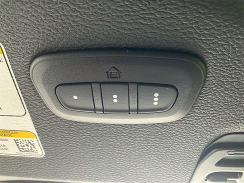 New 2025 Jeep Gladiator Sport image 18