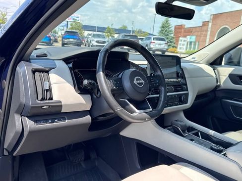 Used 2024 Nissan Pathfinder SL AWD/4WD image 13