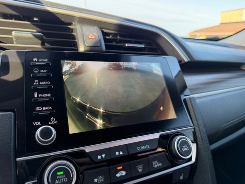 Used 2019 Honda Civic Touring image 29