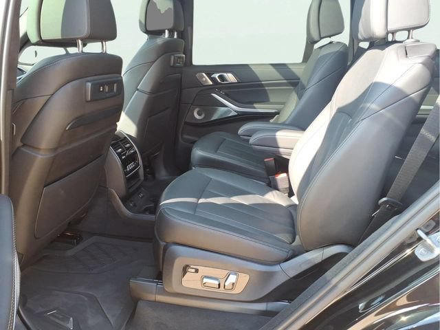 Used 2021 BMW X7 M50i AWD/4WD image 21