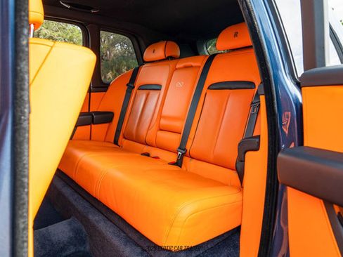 Used 2023 Rolls-Royce Cullinan Black Badge w/ Leather Finishing Pack image 28