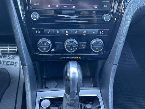 Used 2020 Volkswagen Passat 2.0T R-Line image 30