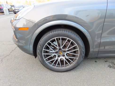 Used 2021 Porsche Cayenne Coupe image 11