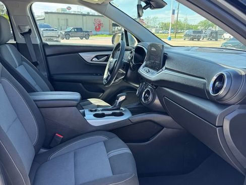 Used 2025 Chevrolet Blazer LT AWD/4WD image 12