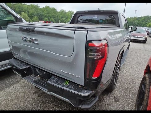 Used 2024 GMC Sierra EV Denali AWD/4WD image 5