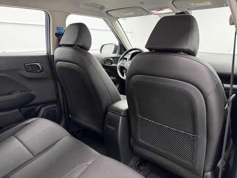 Used 2022 Hyundai Venue Limited w/ Cargo Package image 25