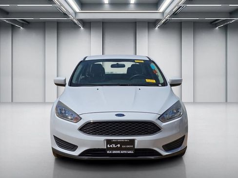 Used 2018 Ford Focus SE FWD image 2
