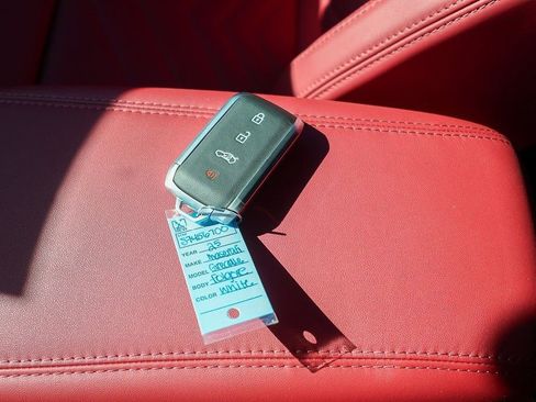 New 2025 Maserati Grecale Folgore image 32