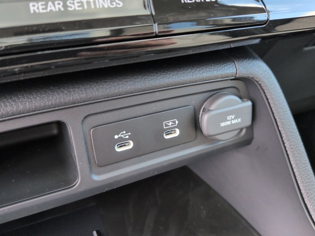 New 2026 Honda Pilot Touring image 21