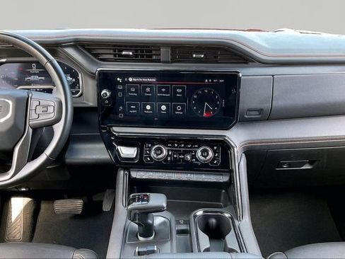 Used 2024 GMC Sierra 1500 AT4 w/ Technology Package AWD/4WD image 9