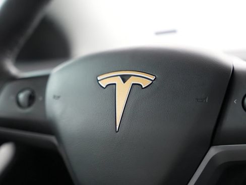 Used 2021 Tesla Model Y Long Range AWD/4WD image 14