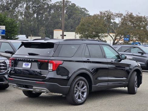 New 2026 Ford Explorer Active w/ Active Comfort Package AWD/4WD image 4