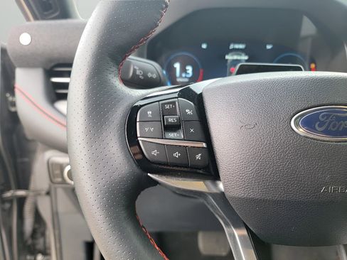 Used 2025 Ford Explorer ST-Line image 17