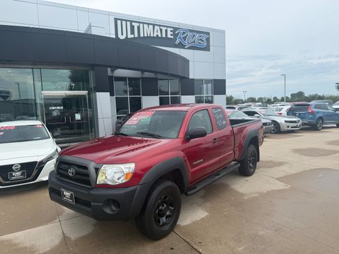 Used 2005 Toyota Tacoma 4x4 Access Cab w/ Convenience Pkg image 1