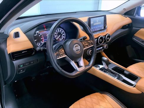 Used 2021 Nissan Sentra SV w/ SV Premium Package image 2