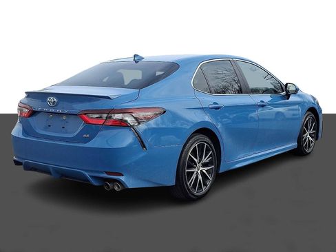 Used 2024 Toyota Camry SE image 6