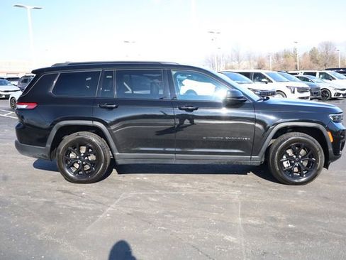 Certified 2024 Jeep Grand Cherokee L Laredo image 4