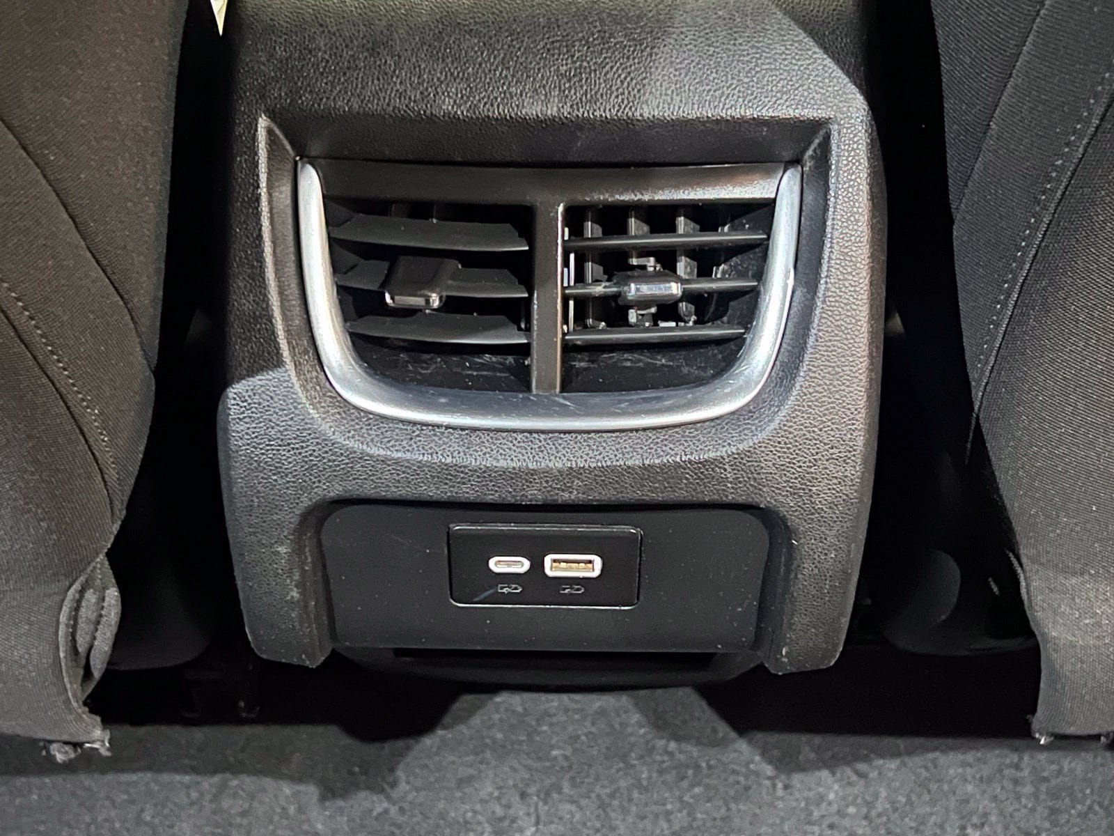 Used 2019 Chevrolet Blazer LT FWD image 19