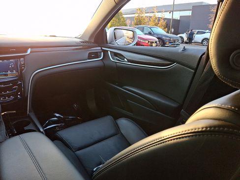 Used 2017 Cadillac XTS Luxury image 16