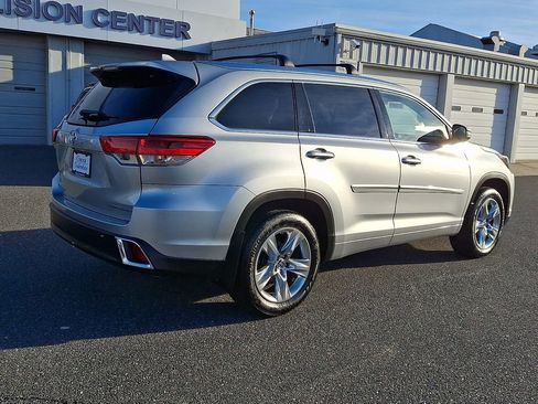 Used 2019 Toyota Highlander Limited Platinum image 9