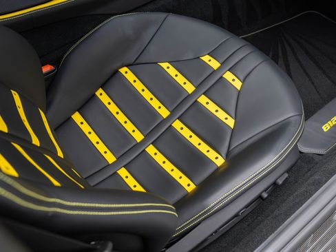 Used 2020 Ferrari 812 Superfast RWD image 46