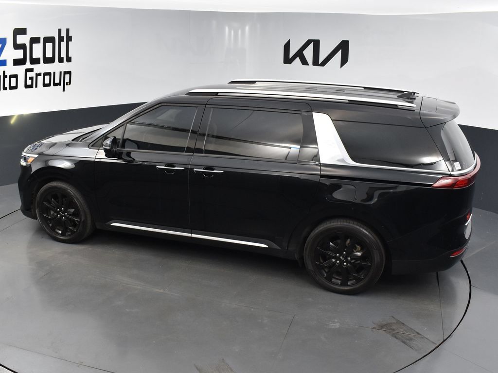 Used 2022 Kia Carnival SX FWD image 11