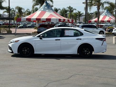 Used 2021 Toyota Camry SE w/ Convenience Package FWD image 9