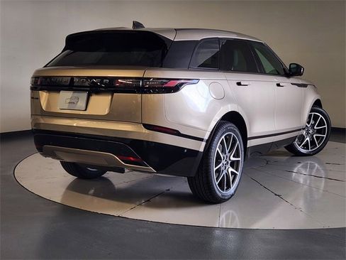 New 2026 Land Rover Range Rover Velar Dynamic SE image 2