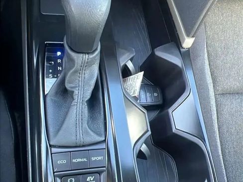 Used 2025 Toyota Camry LE FWD image 19