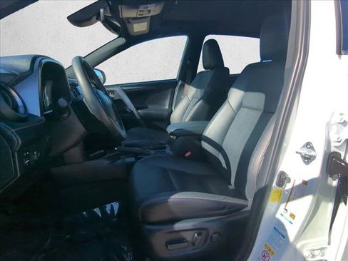 Used 2018 Toyota RAV4 SE w/ Advanced Technology Package image 16