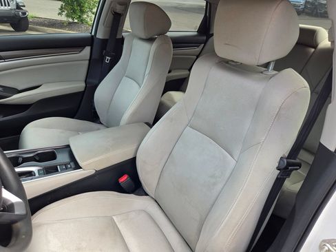 Used 2018 Honda Accord LX image 11