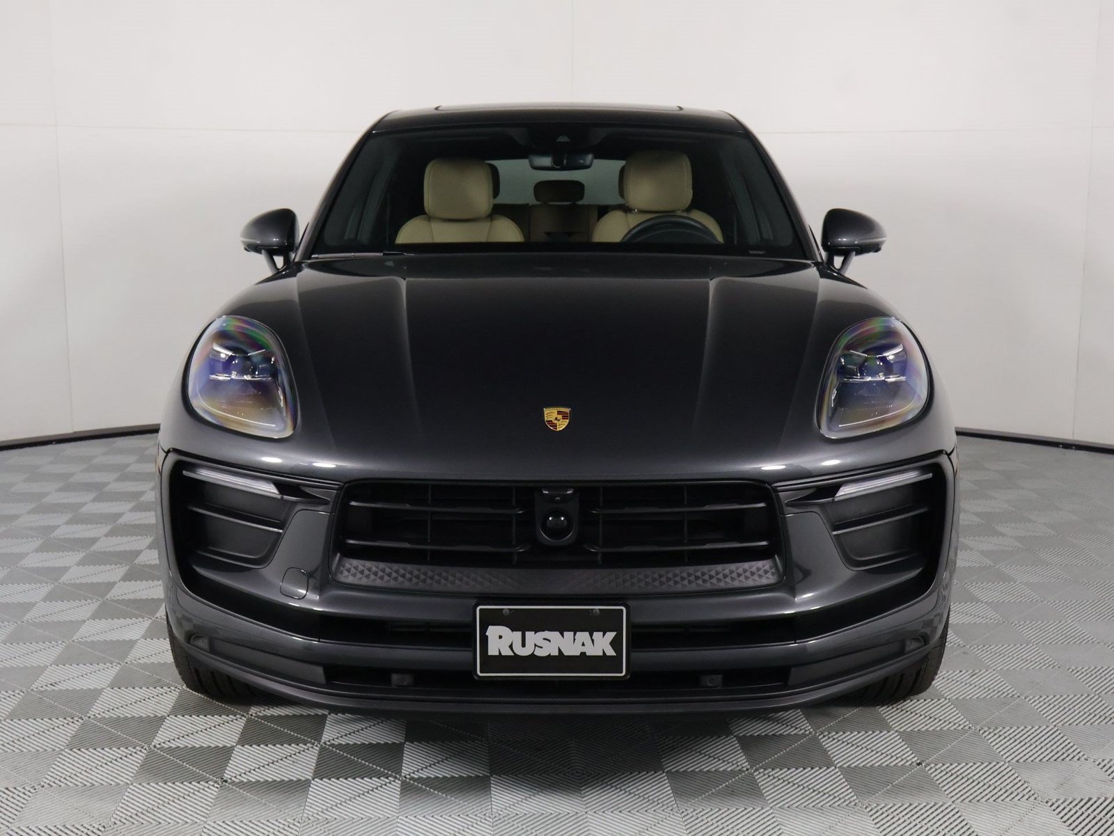 Certified 2026 Porsche Macan AWD/4WD image 10