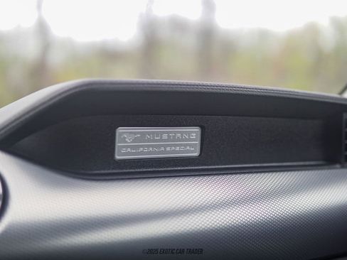 Used 2017 Ford Mustang GT Premium image 30