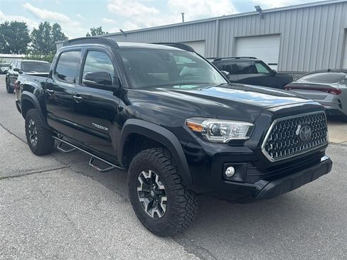 Used 2019 Toyota Tacoma TRD Off-Road w/ Technology Package AWD/4WD image 5