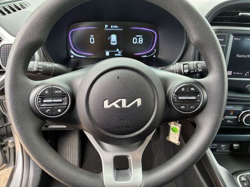 Used 2025 Kia Soul LX w/ LX Technology Package image 25