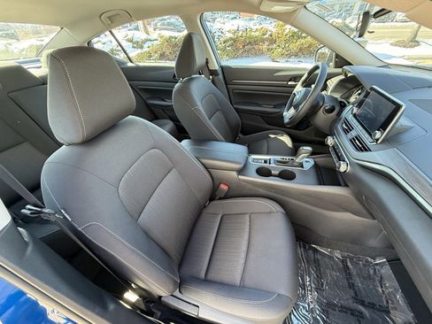 Used 2025 Nissan Altima 2.5 SV image 39