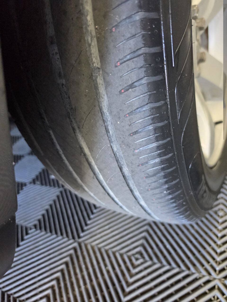 Used 2012 Dodge Challenger SXT RWD image 25