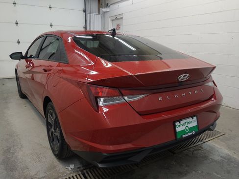 Used 2022 Hyundai Elantra SEL FWD image 5