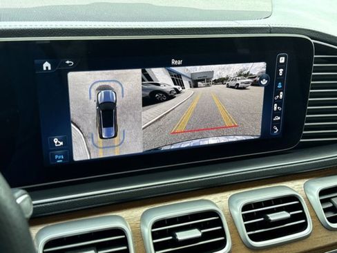 Used 2024 Mercedes-Benz GLS 450 4MATIC image 19