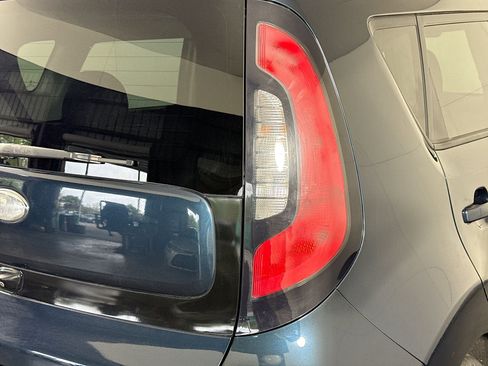 Used 2018 Kia Soul + image 33