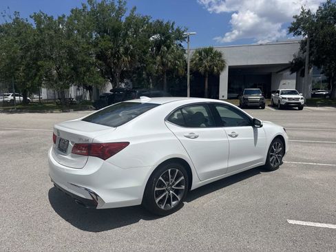 Used 2018 Acura TLX V6 FWD image 3