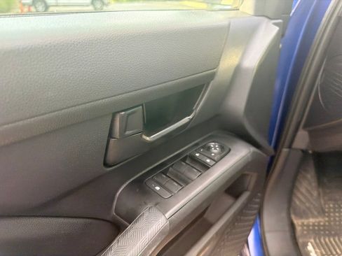 Used 2025 Toyota Tacoma SR5 AWD/4WD image 18