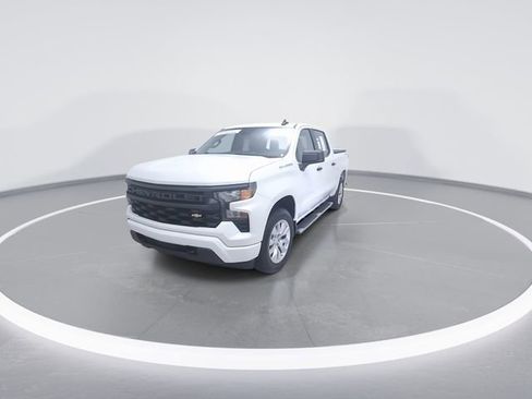 Used 2024 Chevrolet Silverado 1500 Custom image 3