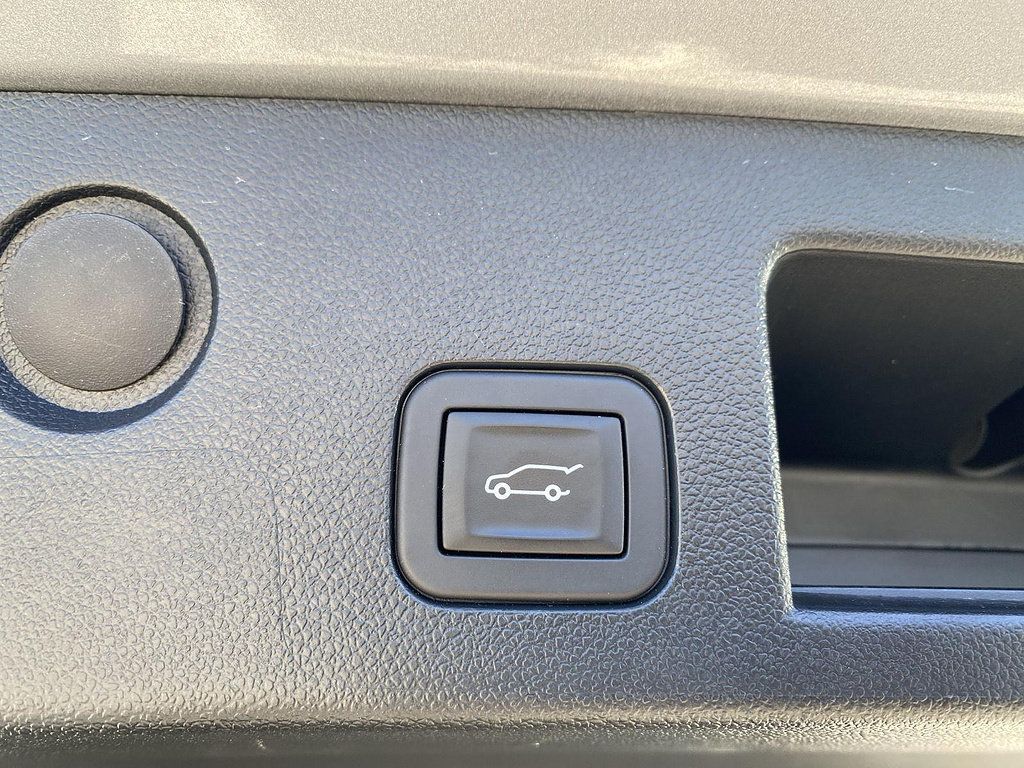 Certified 2025 Chevrolet Equinox LT w/ Convenience Package II AWD/4WD image 17
