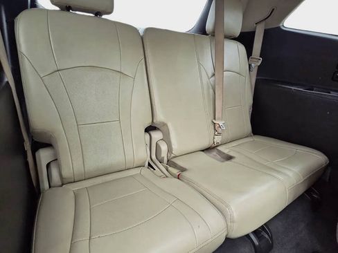 Used 2019 Buick Enclave Essence FWD image 16
