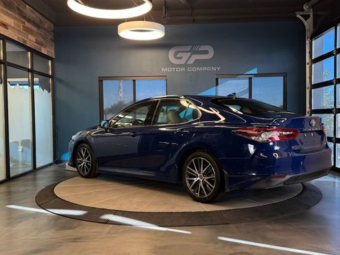 Used 2023 Toyota Camry XLE w/ Cold Weather Package FWD image 5