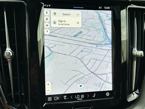 Certified 2024 Volvo XC60 T8 Ultimate w/ Protection Package Premier image 24