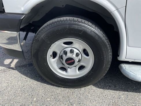 Used 2024 GMC Savana 2500 w/ Driver Convenience Package image 10