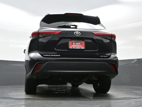 Used 2023 Toyota Highlander LE AWD/4WD image 28